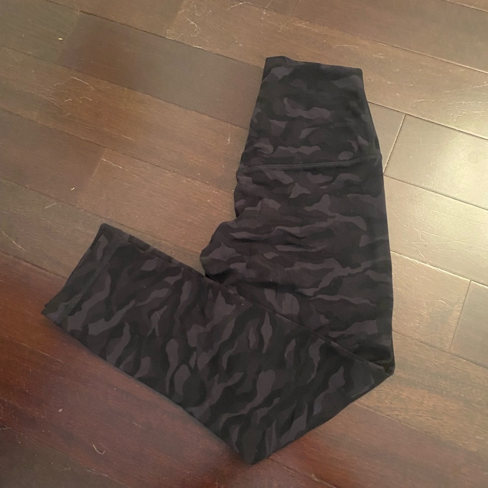 Lulu lemon align camo capris